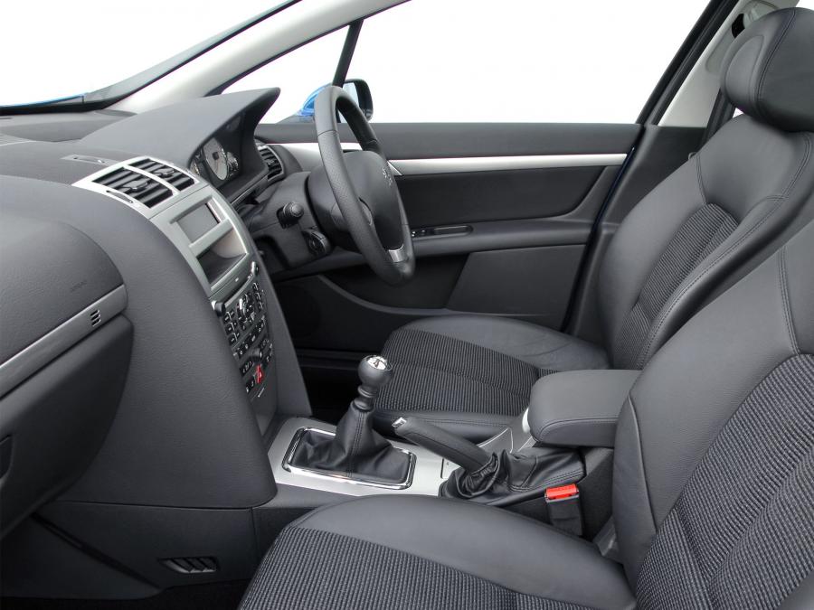  Peugeot 407 SW 2004 года  (UK) (фото 5 из 15)